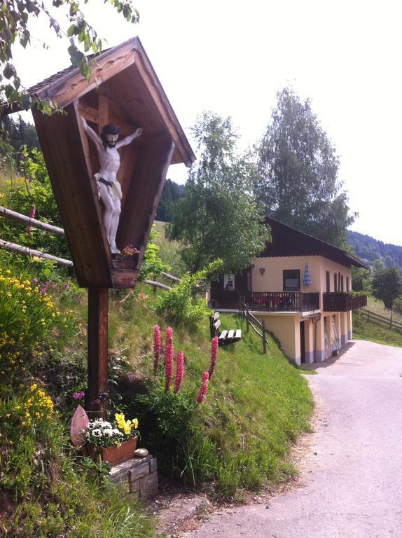 Вілла Bergbauernhof Stauder - Hirschbergalpakas Lendorf Номер фото